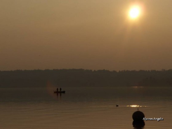 Angler im Gegenlicht
