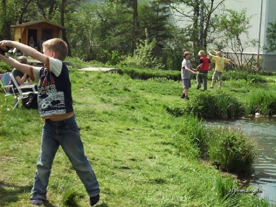 Studie Karli beim Fliegenfischen - 02